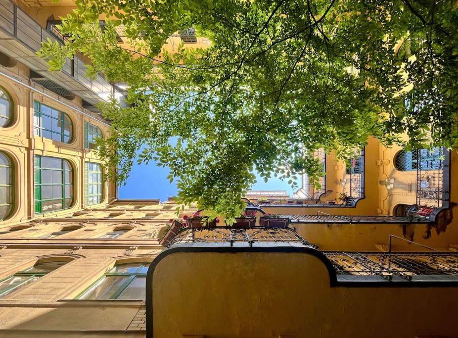 Edna Studio With Balcony Budapest Bagian luar foto